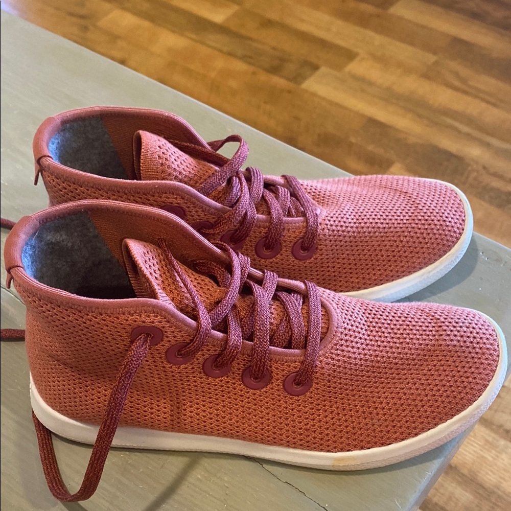Stylish Salmon High-Top Sneakers